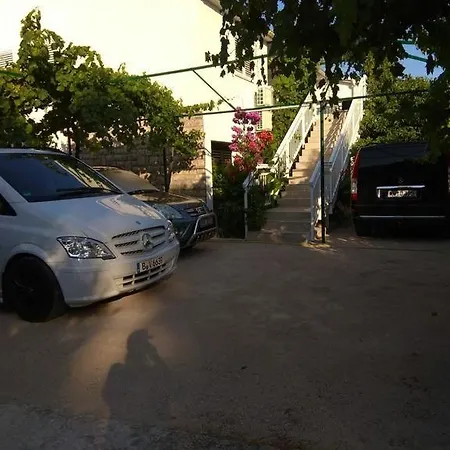 Amphora Deluxe Vrboska