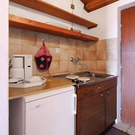 Amphora Deluxe Vrboska