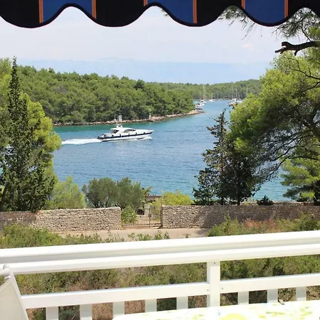 Amphora Deluxe * Vrboska